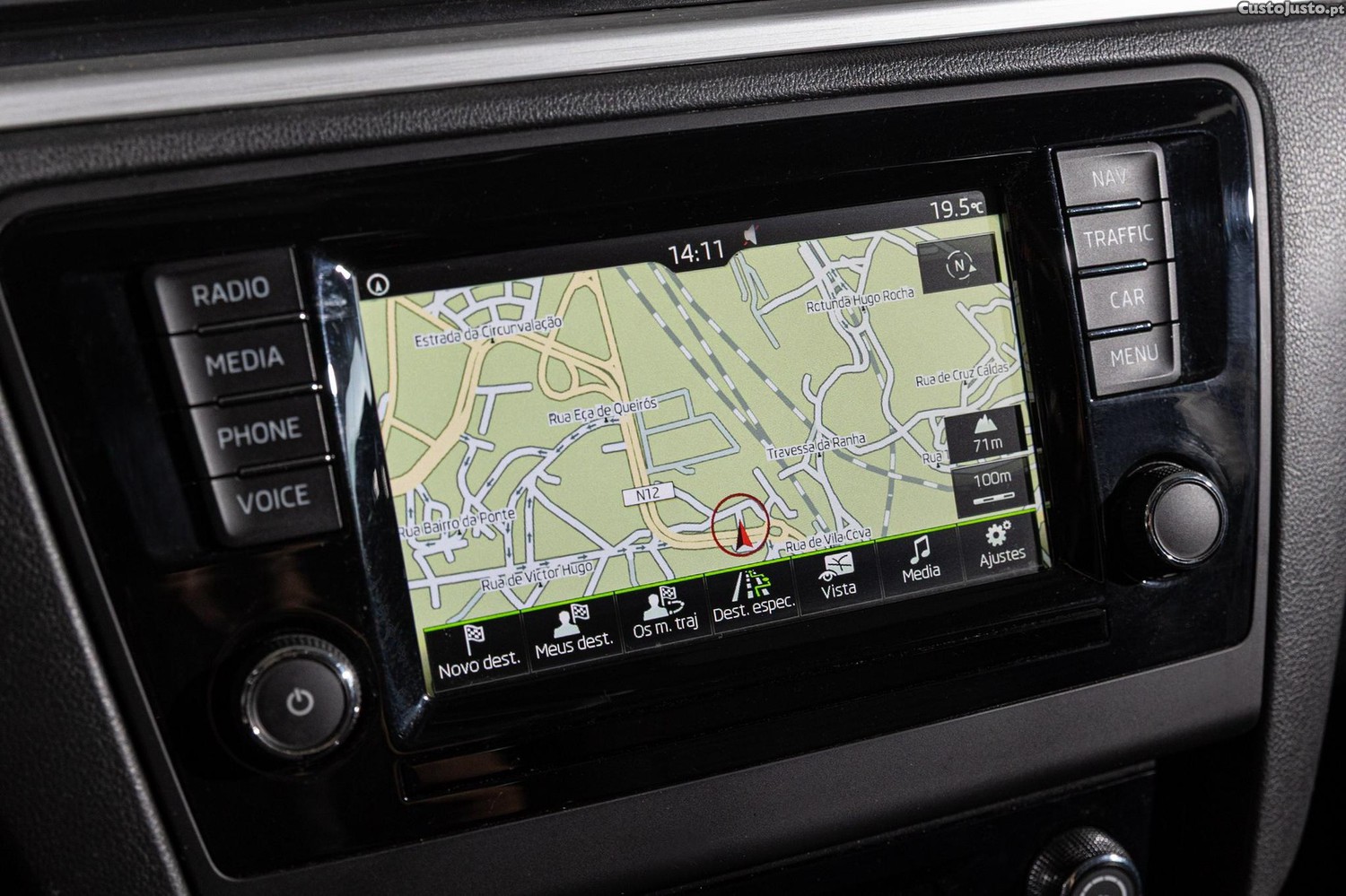 Skoda Rapid 1.4 TDi Ambition DSG — fotografia 13