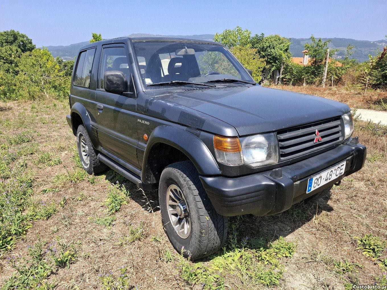 Mitsubishi Pajero GLS 2.5 — fotografia 11