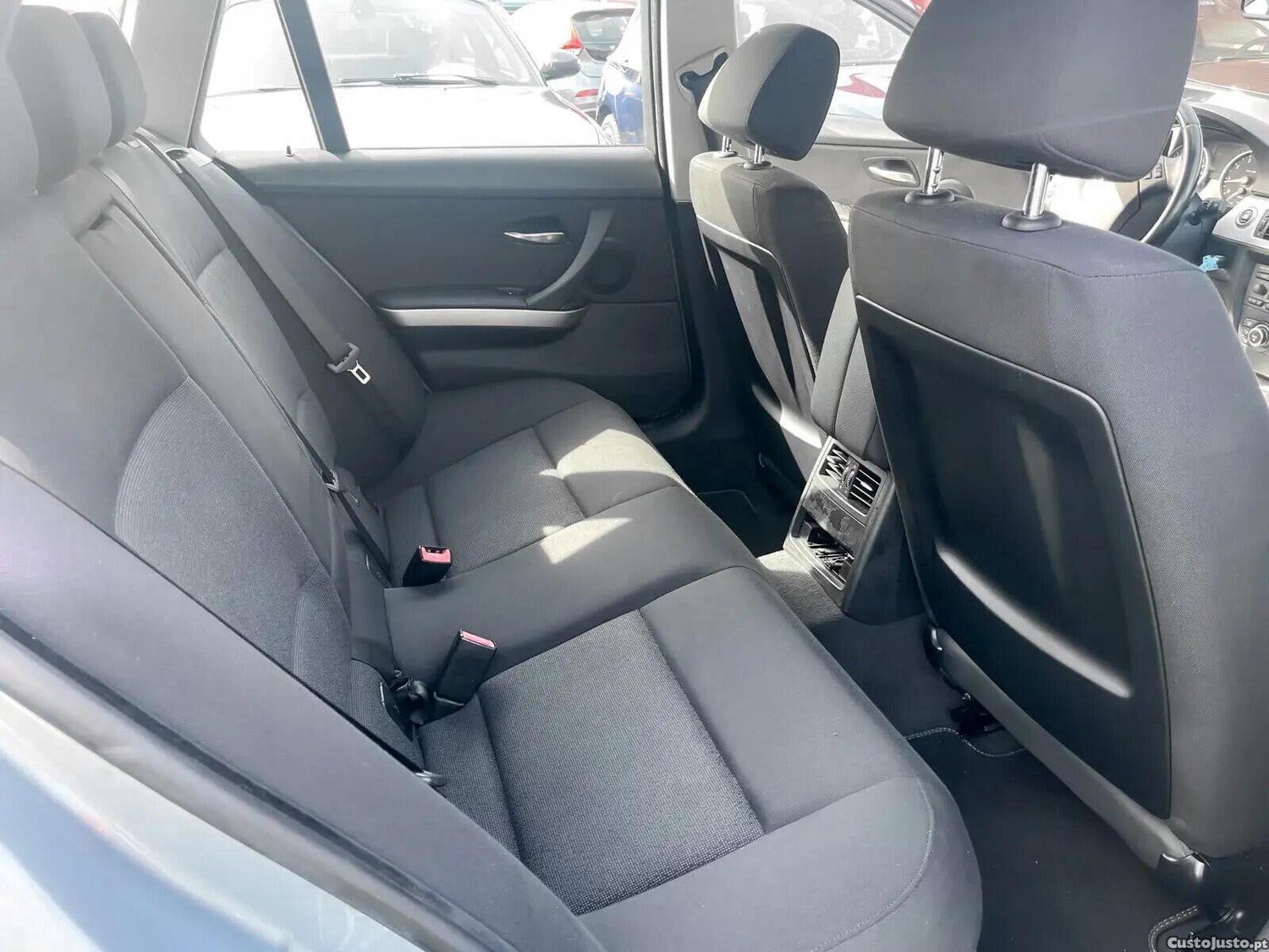 BMW 320 i Edition Exclusive — fotografia 3