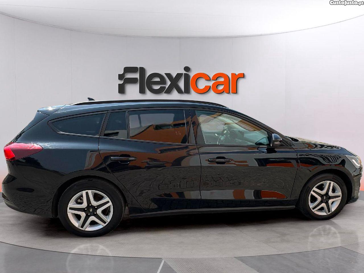 Ford Focus SW 1.0 EcoBoost Connected — fotografia 10