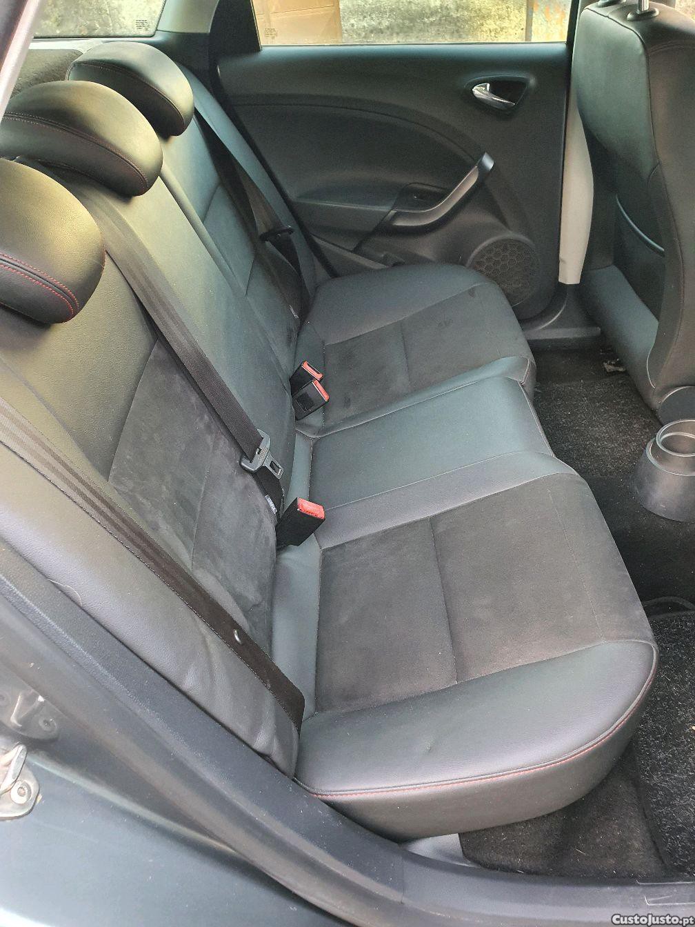 SEAT Ibiza 1.6 Tdi Fr — fotografia 4