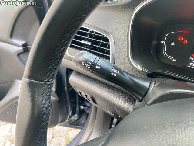 Renault Mégane 1.5 Blue dCi Limited — fotografia 15