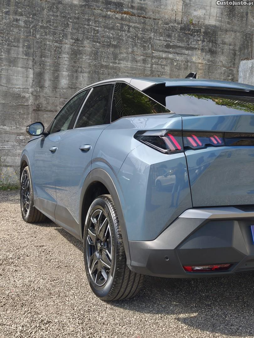 Peugeot 3008 1.2 Hybrid Allure e-DCS6 — fotografia 9