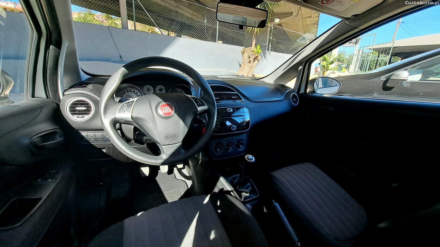 Fiat Punto 1.3 M-Jet Easy S&S — fotografia 3