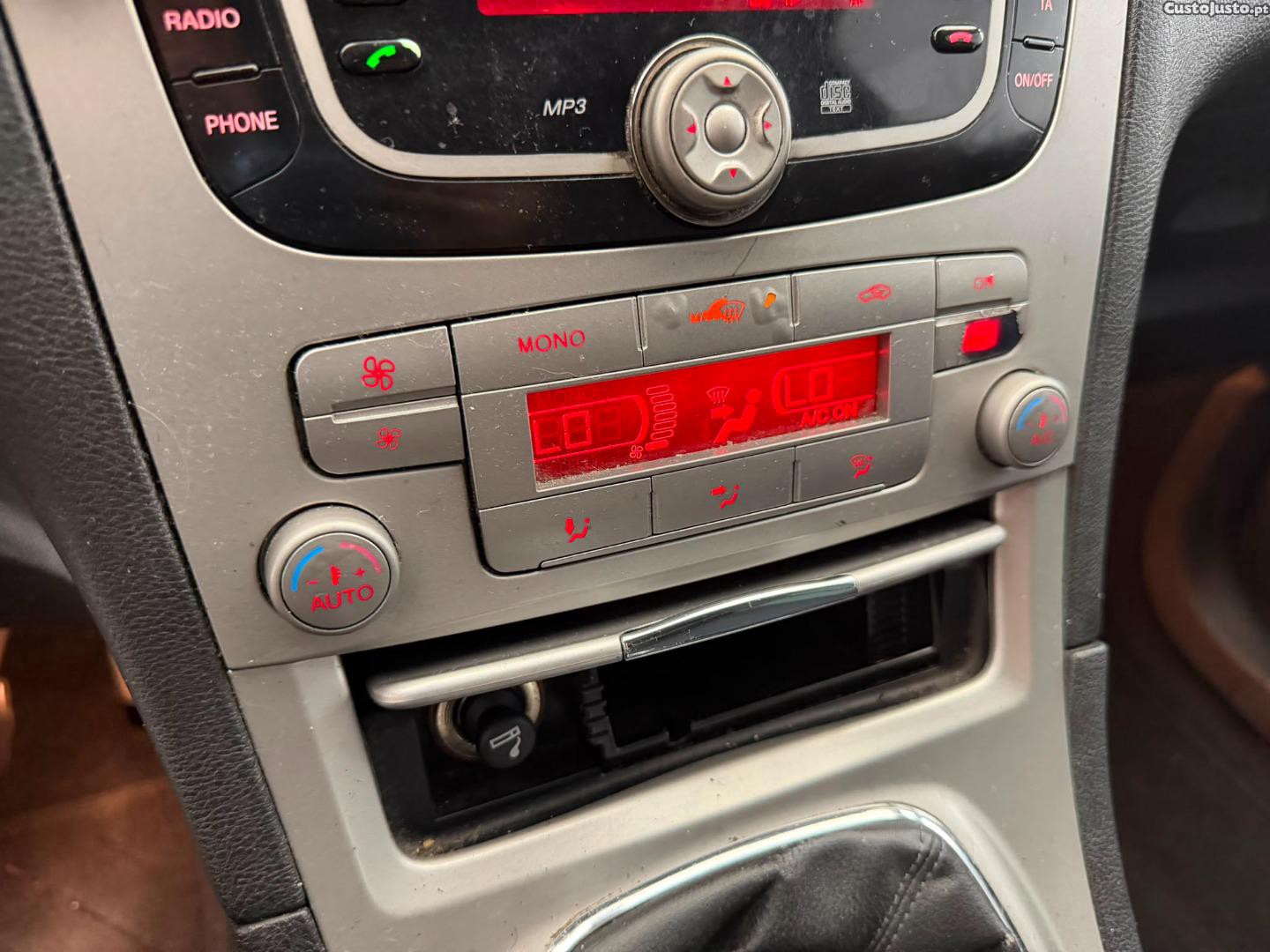 Ford S-Max 2.0TDCI 7L — fotografia 5