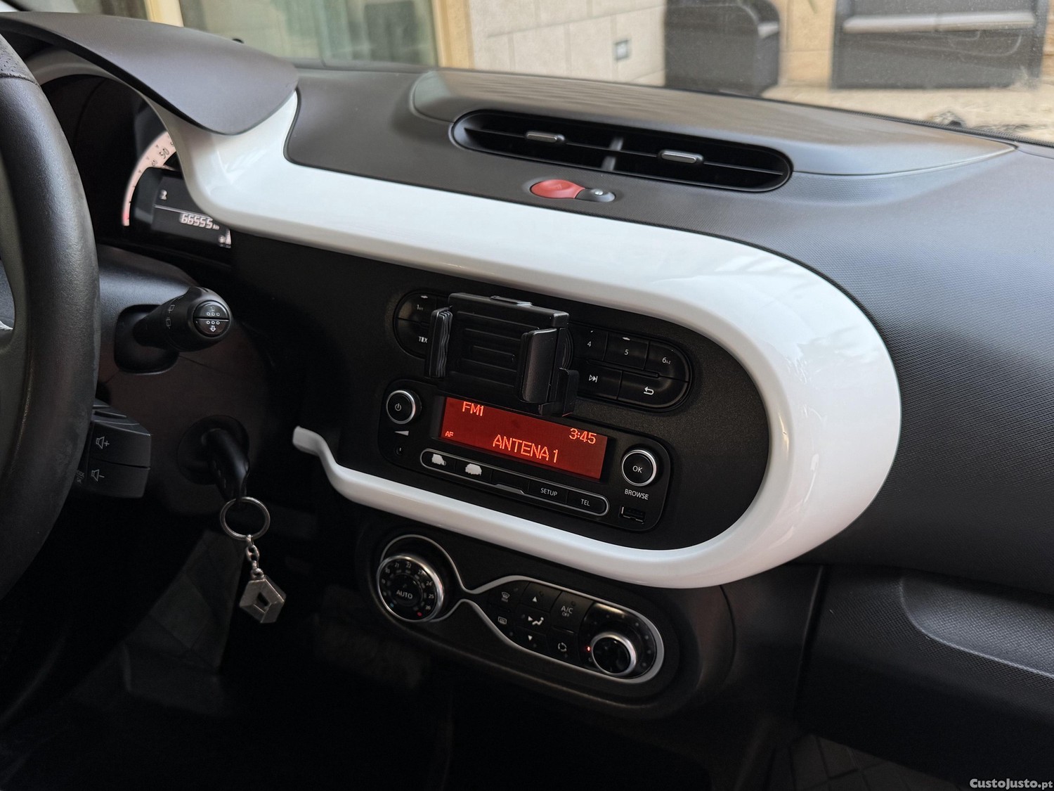 Renault Twingo 0.9 90cv turbo — fotografia 2
