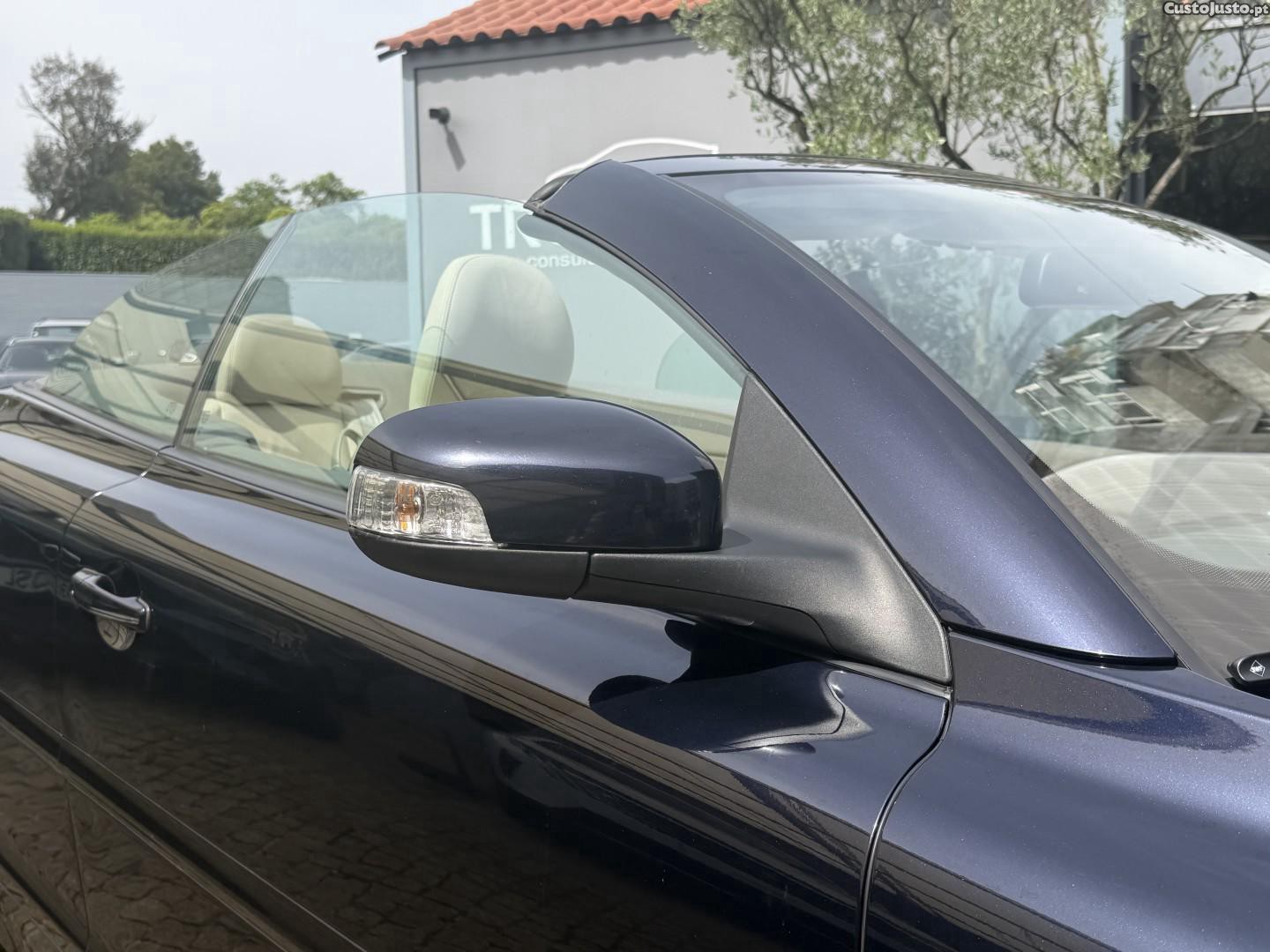 Volvo C70 2.0 D Momentum — fotografia 17