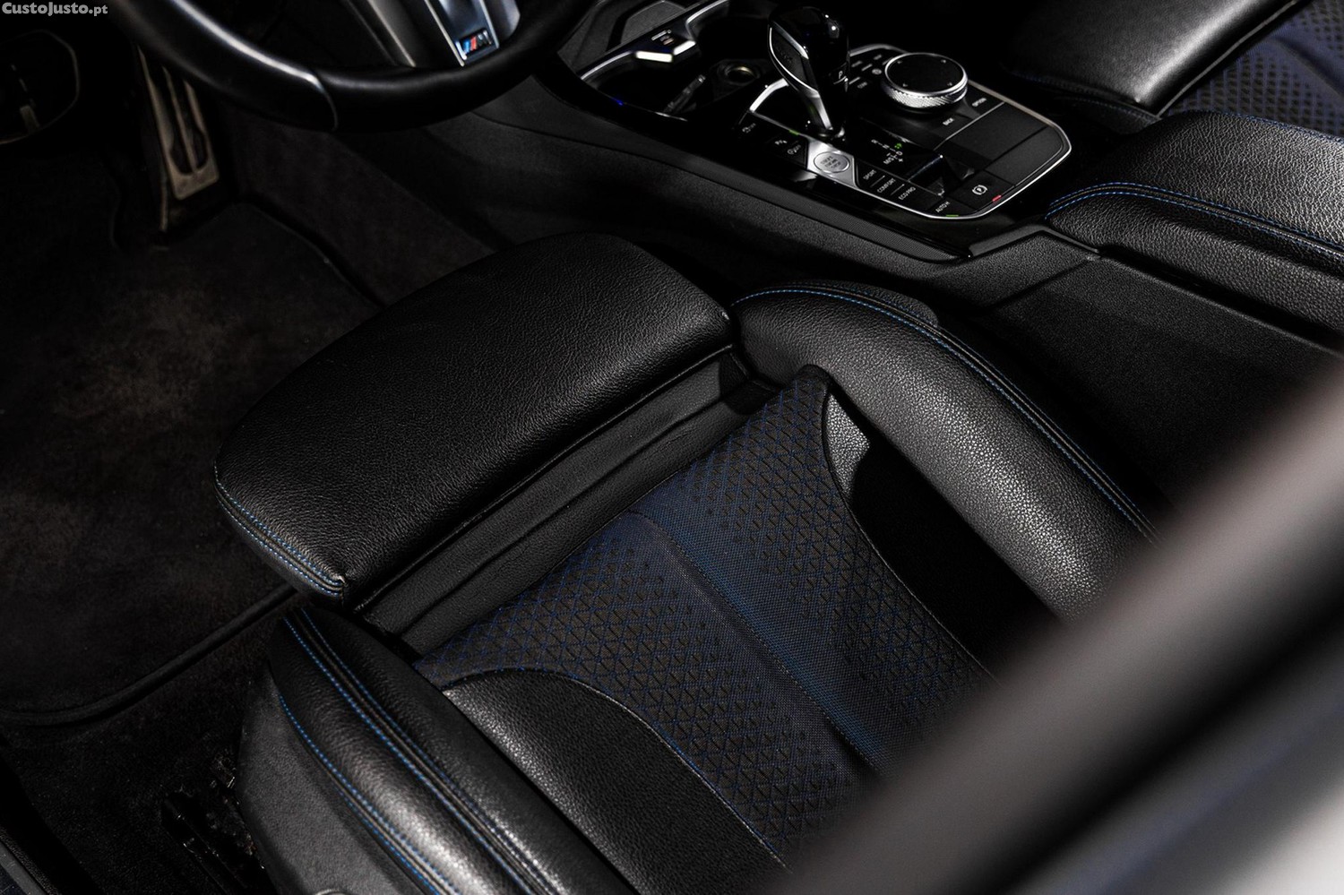 BMW 118 i Pack Desportivo M Auto — fotografia 6