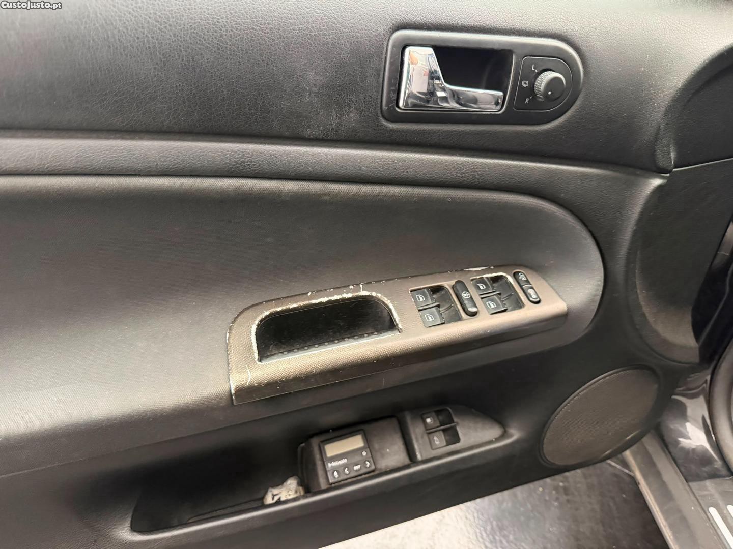 Volkswagen Passat VARIANT 1.9 TDI 130CV — fotografia 8