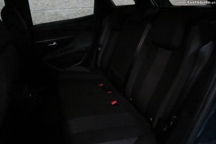 Peugeot 3008 1.5 BlueHDi Active P — fotografia 10