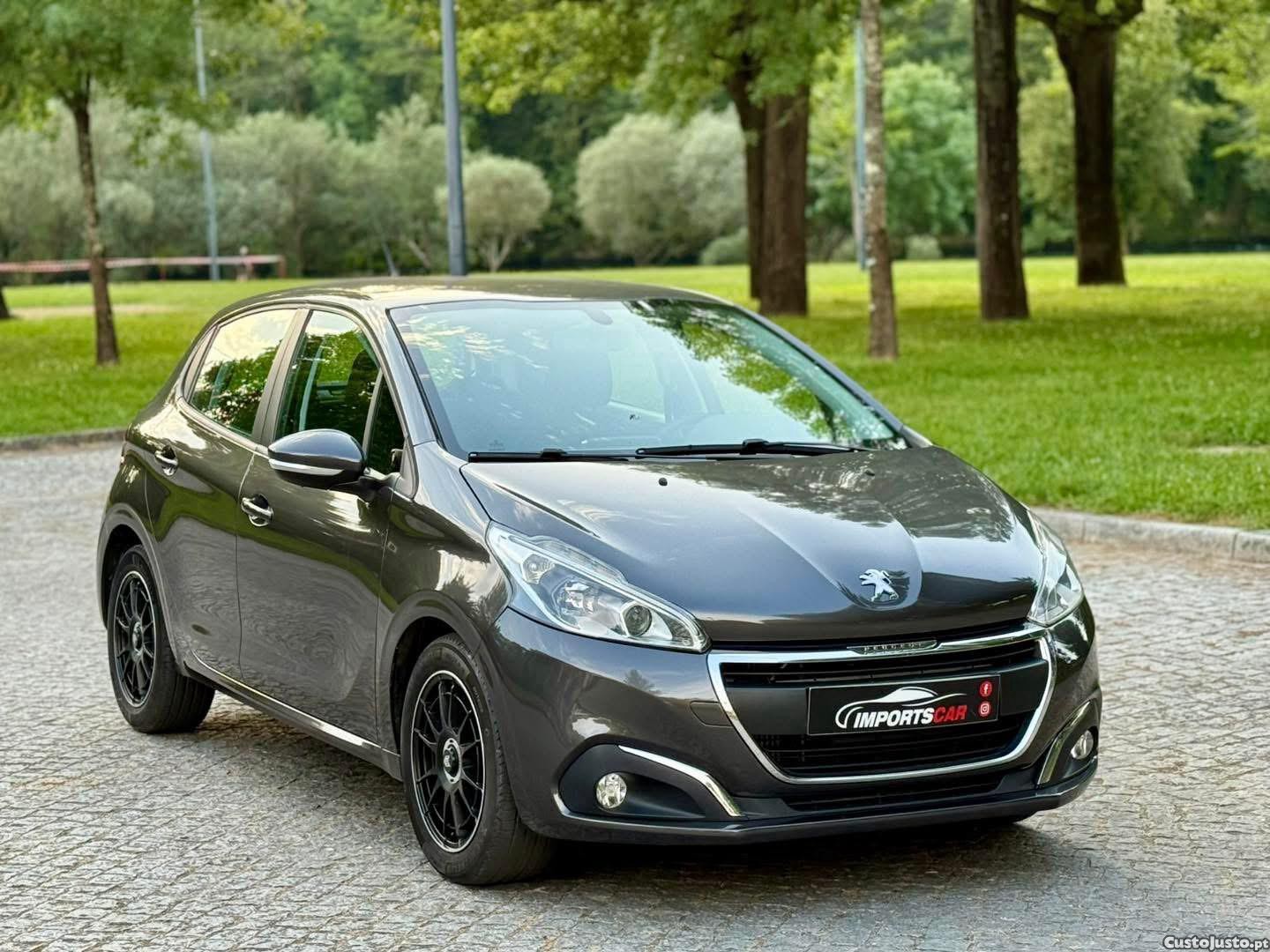 Peugeot 208 1.5 BlueHDi Allure — fotografia 13
