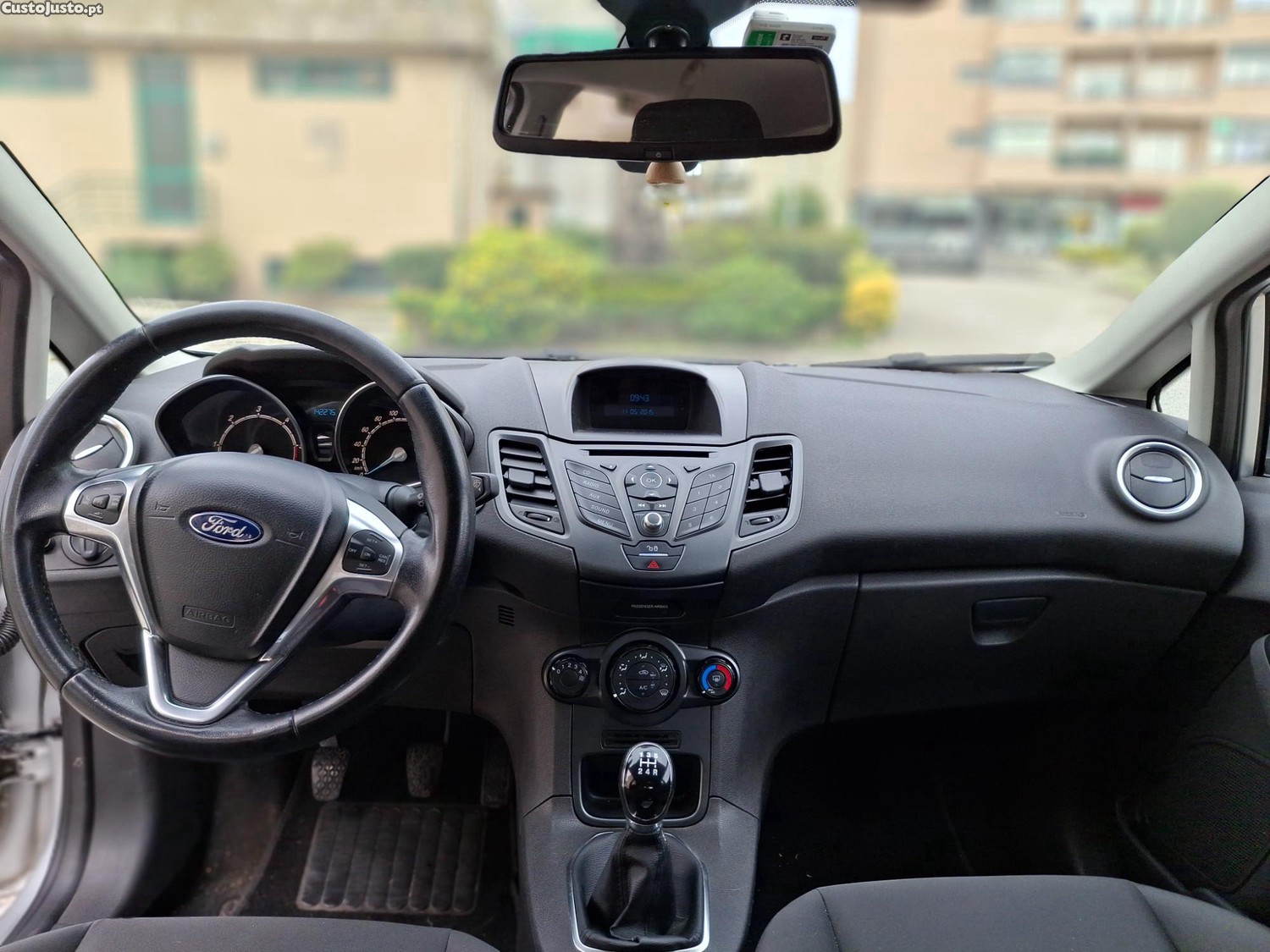 Ford Fiesta 1.5 tdci — fotografia 5