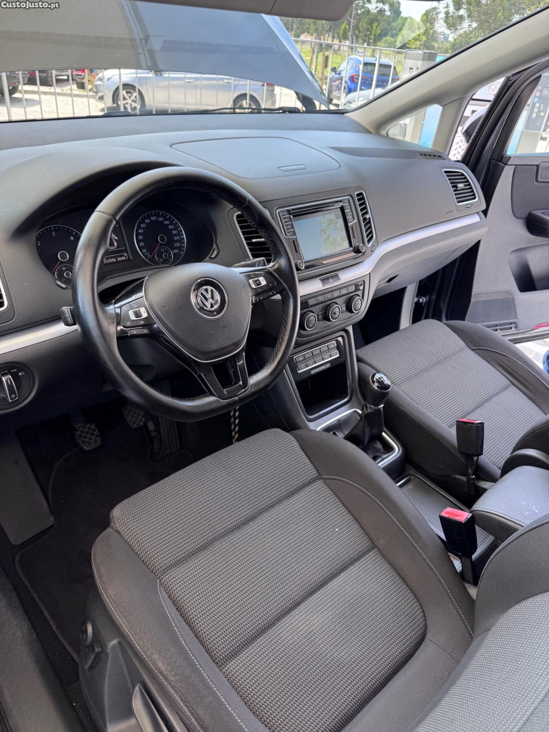 Volkswagen Sharan 7 lugares - ano 2017 - nacional — fotografia 2