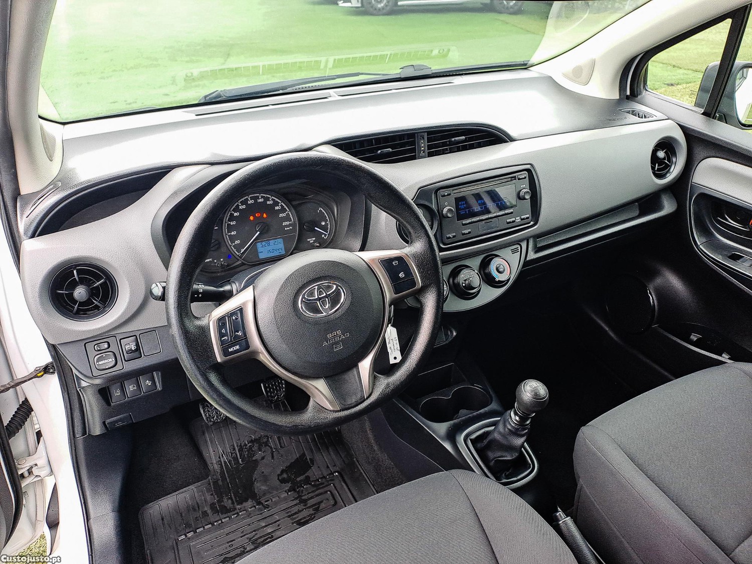 Toyota Yaris 1.4 D4D 90CV COMERCIAL 2018 — fotografia 12