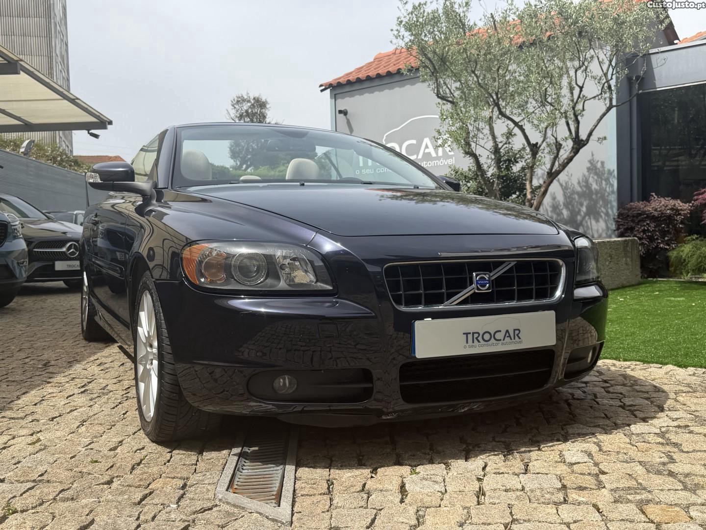 Volvo C70 2.0 D Momentum — fotografia 19