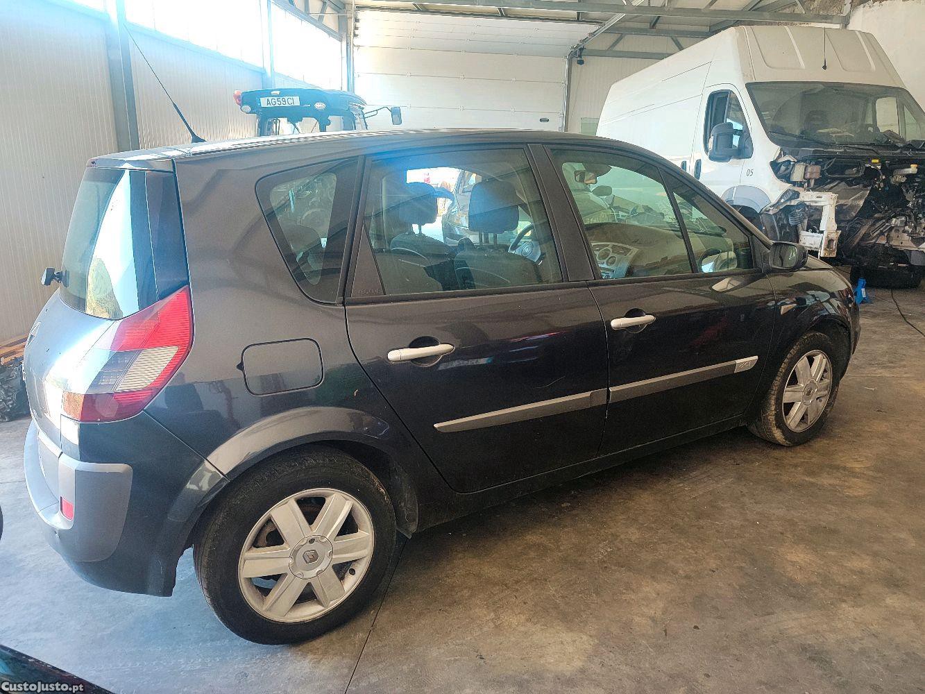 Renault Scénic 1.5Dci — fotografia 8
