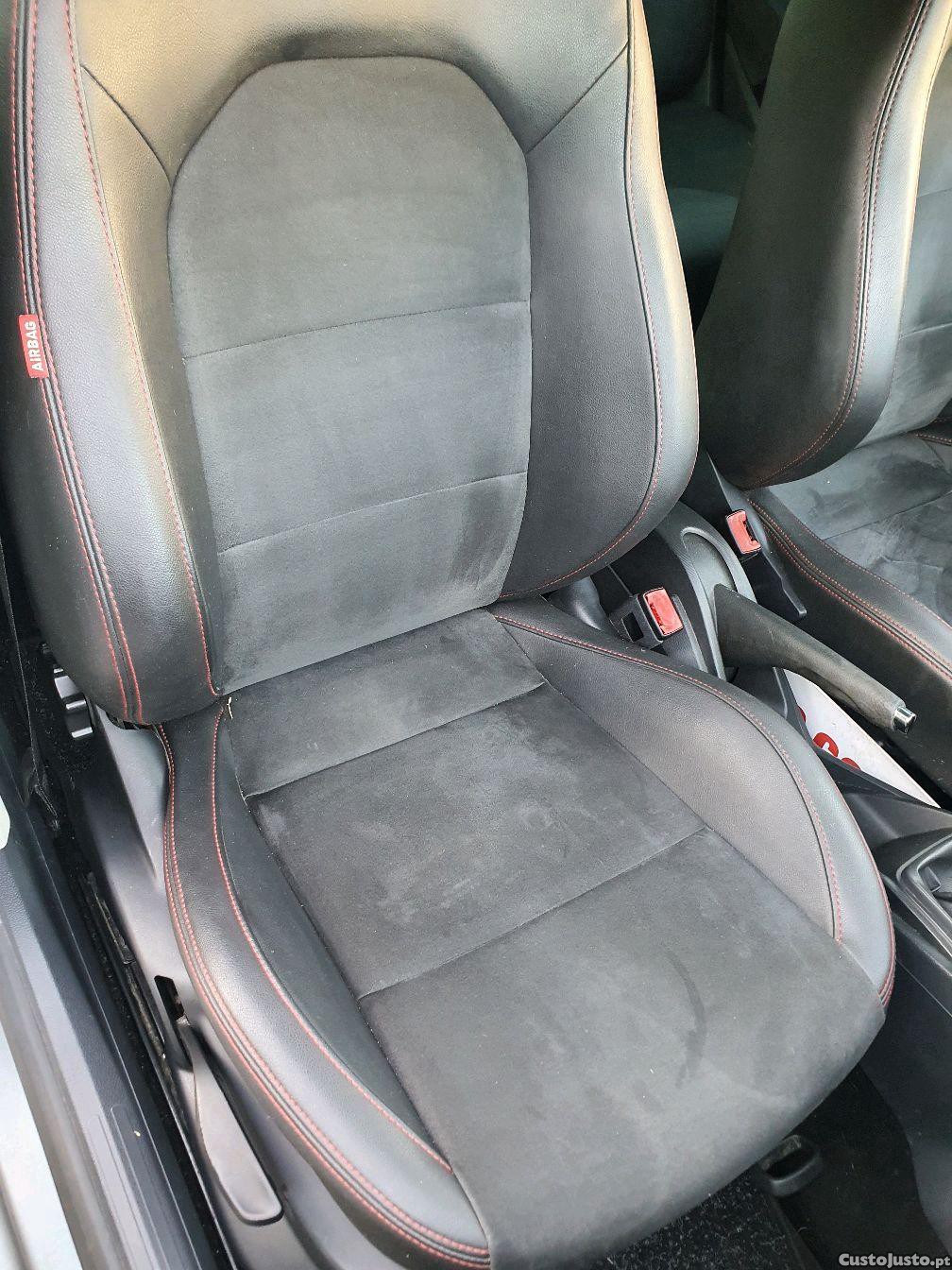 SEAT Ibiza 1.6 Tdi Fr — fotografia 3