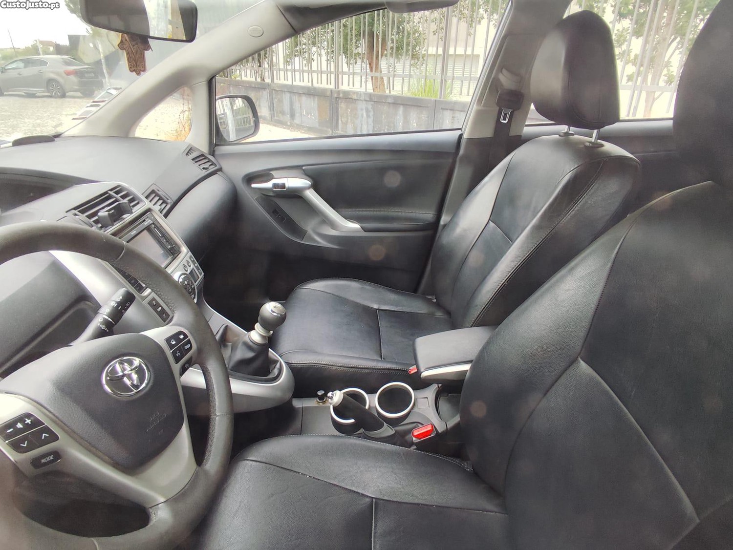 Toyota Verso (AR20) 2.0 D-4D Diesel 126 cv / 93 kW - 10 foto 4