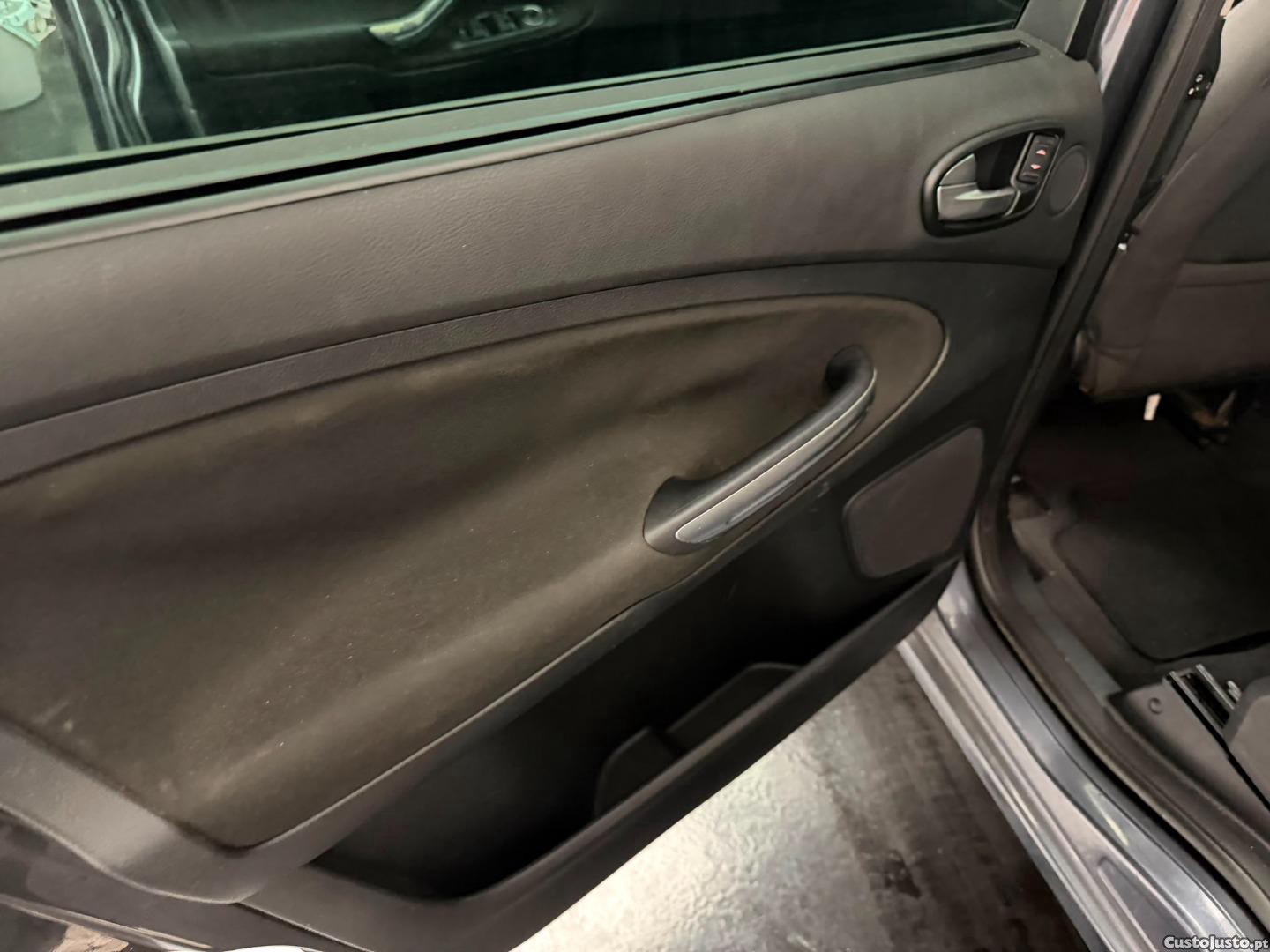 Ford S-Max 2.0TDCI 7L — fotografia 3