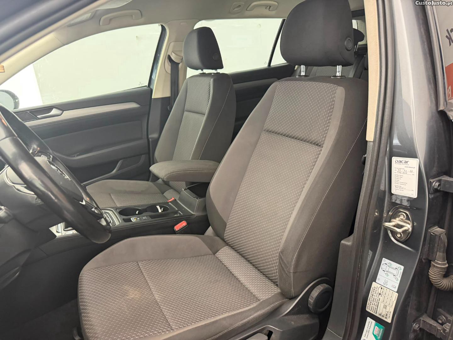 Volkswagen Passat VARIANT 1.6TDI — fotografia 9