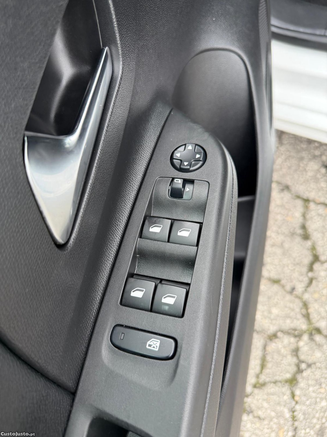 Opel Corsa 1.5 D Elegance — fotografia 9