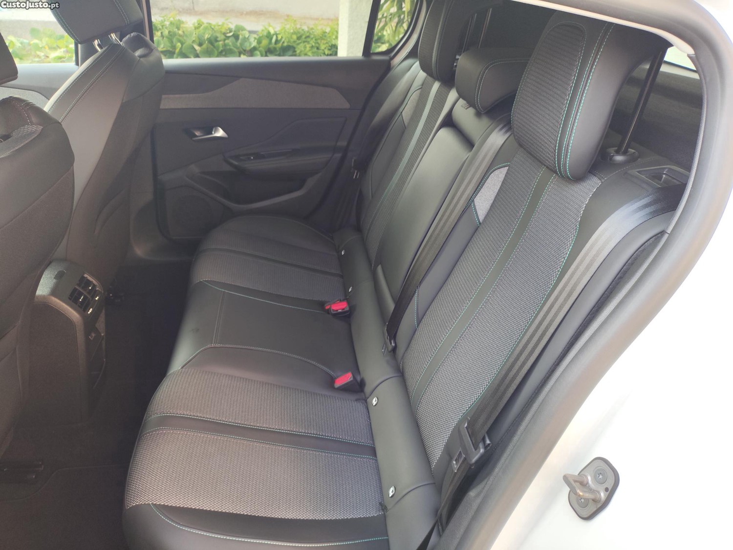 Peugeot 308 1.2 Puretech Allure EAT8 — fotografia 3