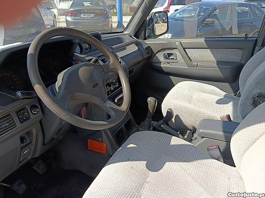 Mitsubishi Pajero 2.8 GLS SPORT 4X4 — fotografia 7