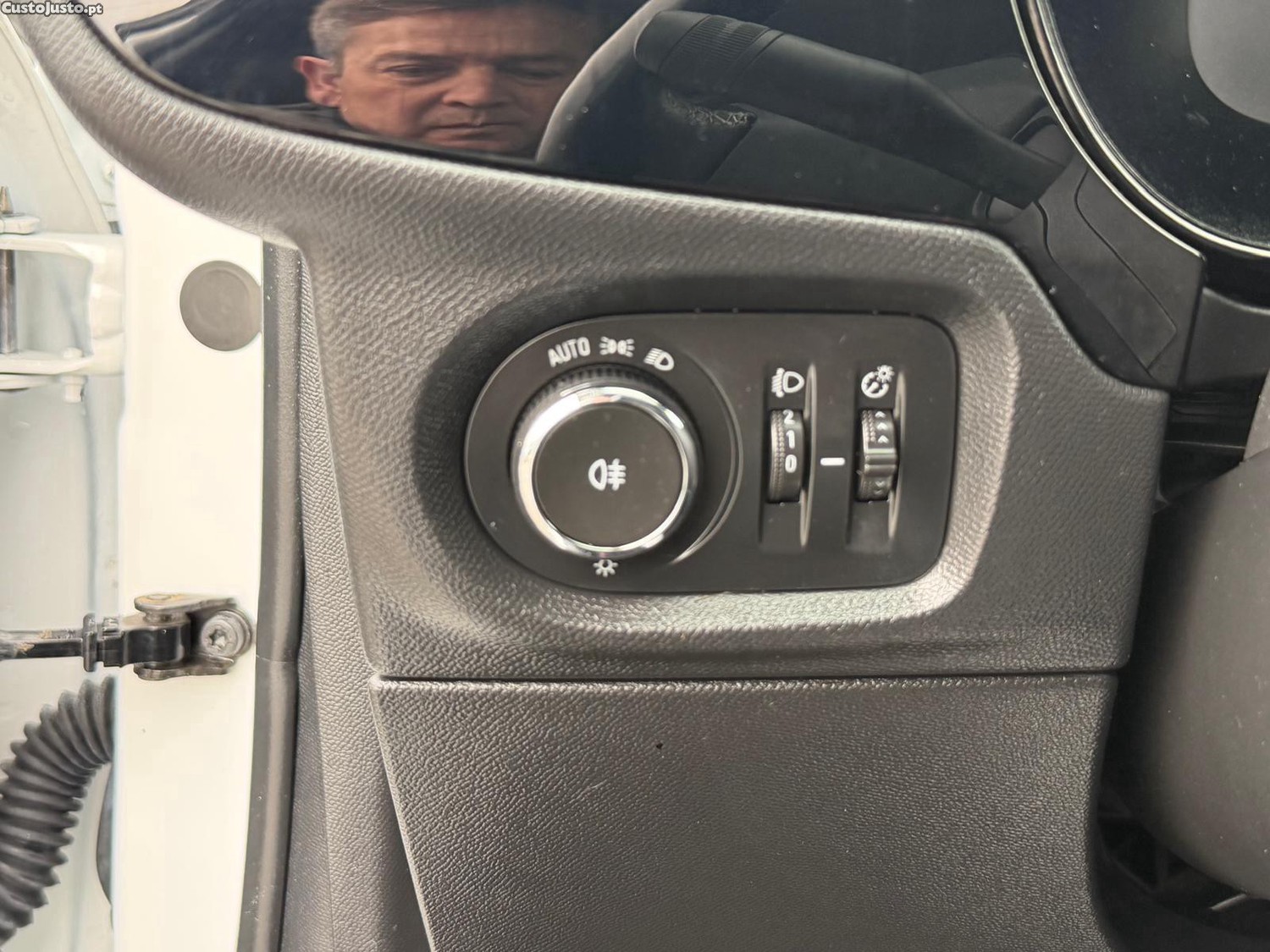 Opel Corsa 1.5 D Elegance — fotografia 8