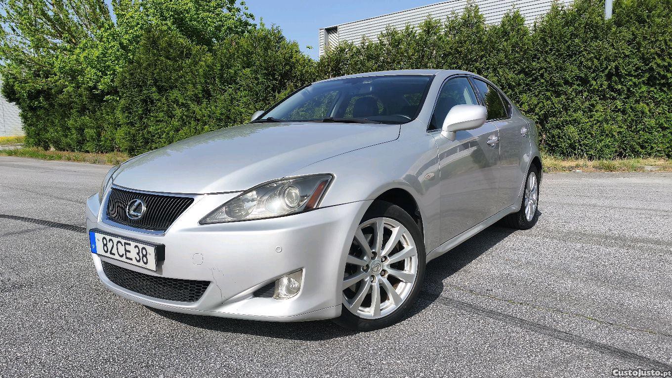 Lexus IS Luxury Fuul Extras — fotografia 10