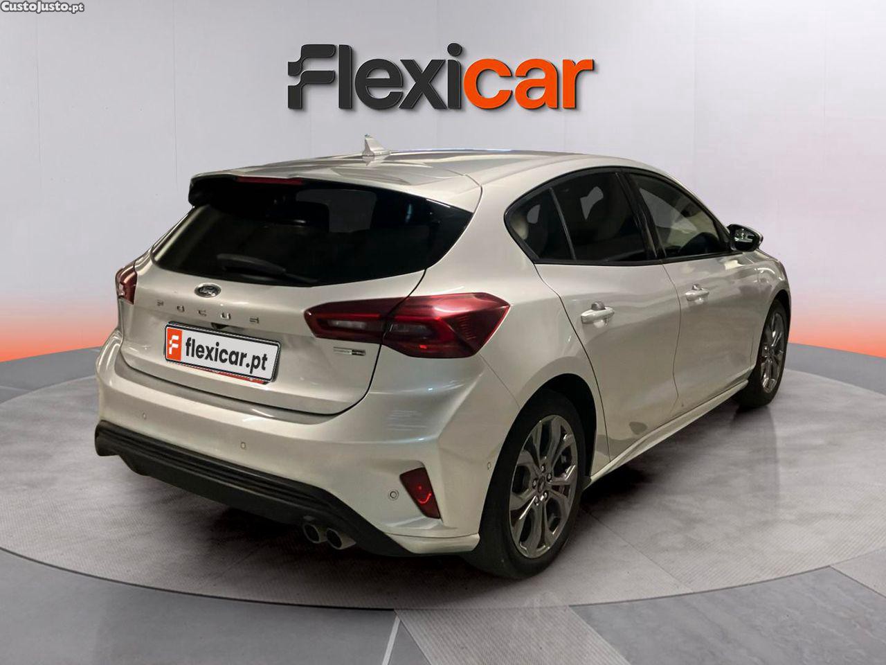 Ford Focus 1.0 EcoBoost MHEV ST-Line — fotografia 19