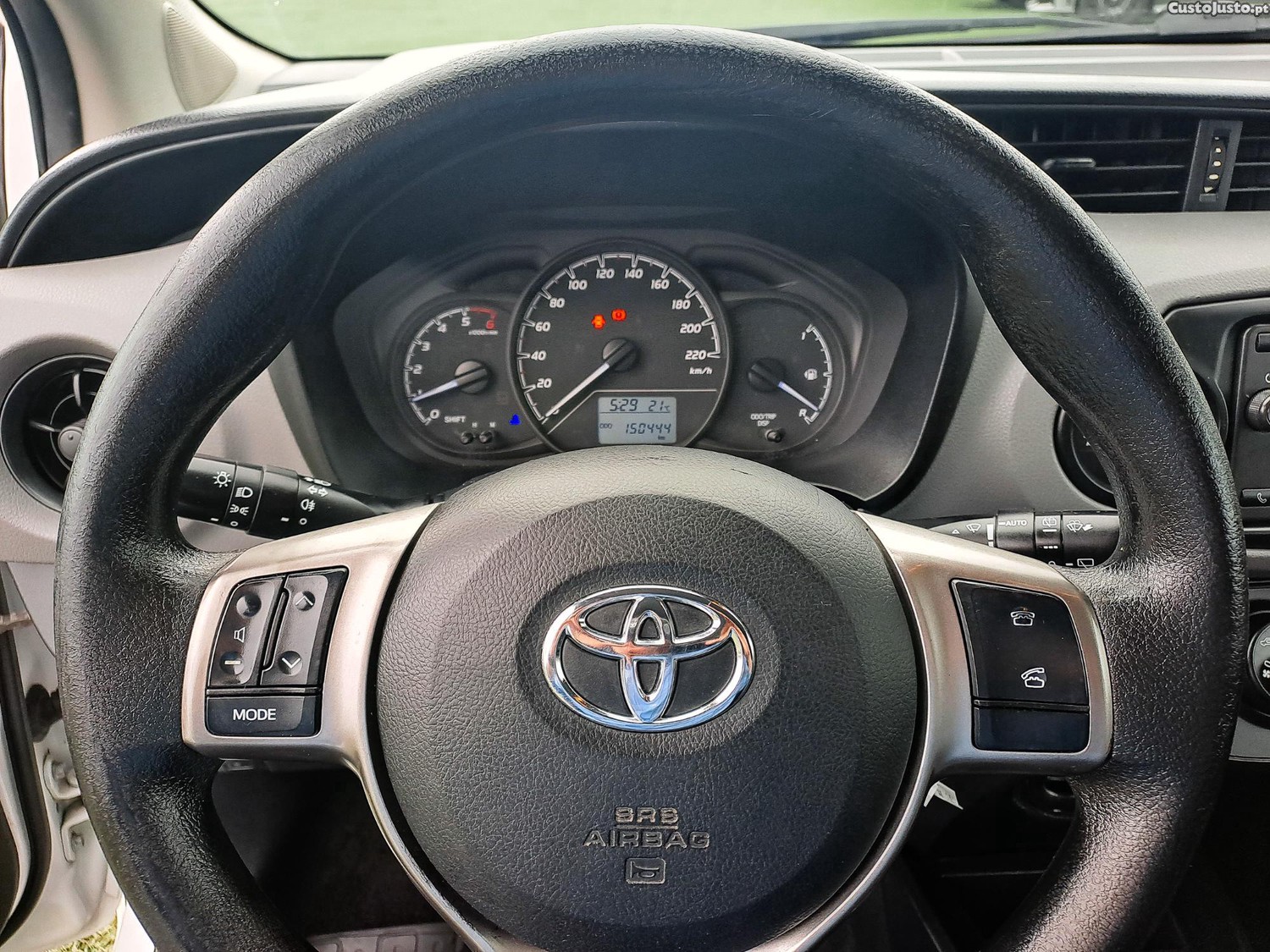 Toyota Yaris 1.4 D4D 90CV COMERCIAL 2018 — fotografia 10