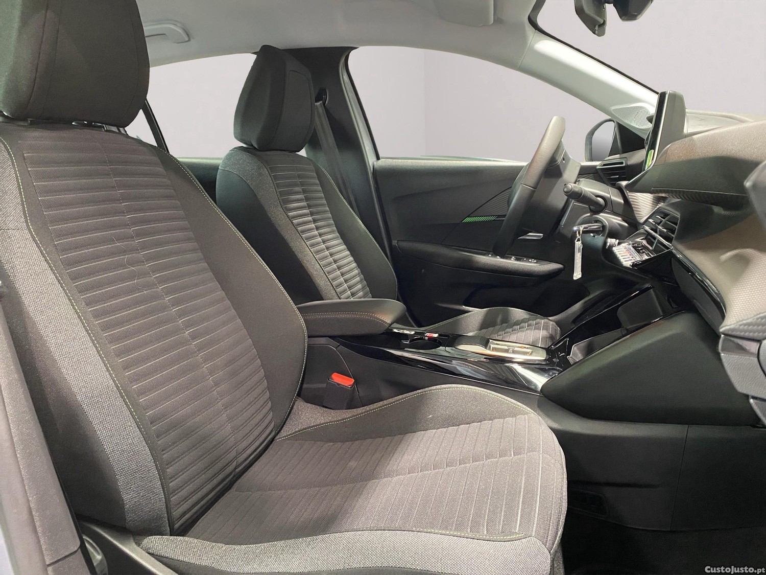 Peugeot 208 50 kWh Active — fotografia 6