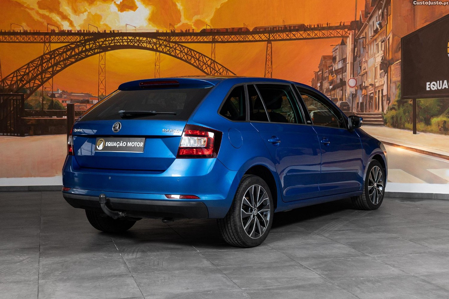 Skoda Rapid 1.4 TDi Ambition DSG — fotografia 23
