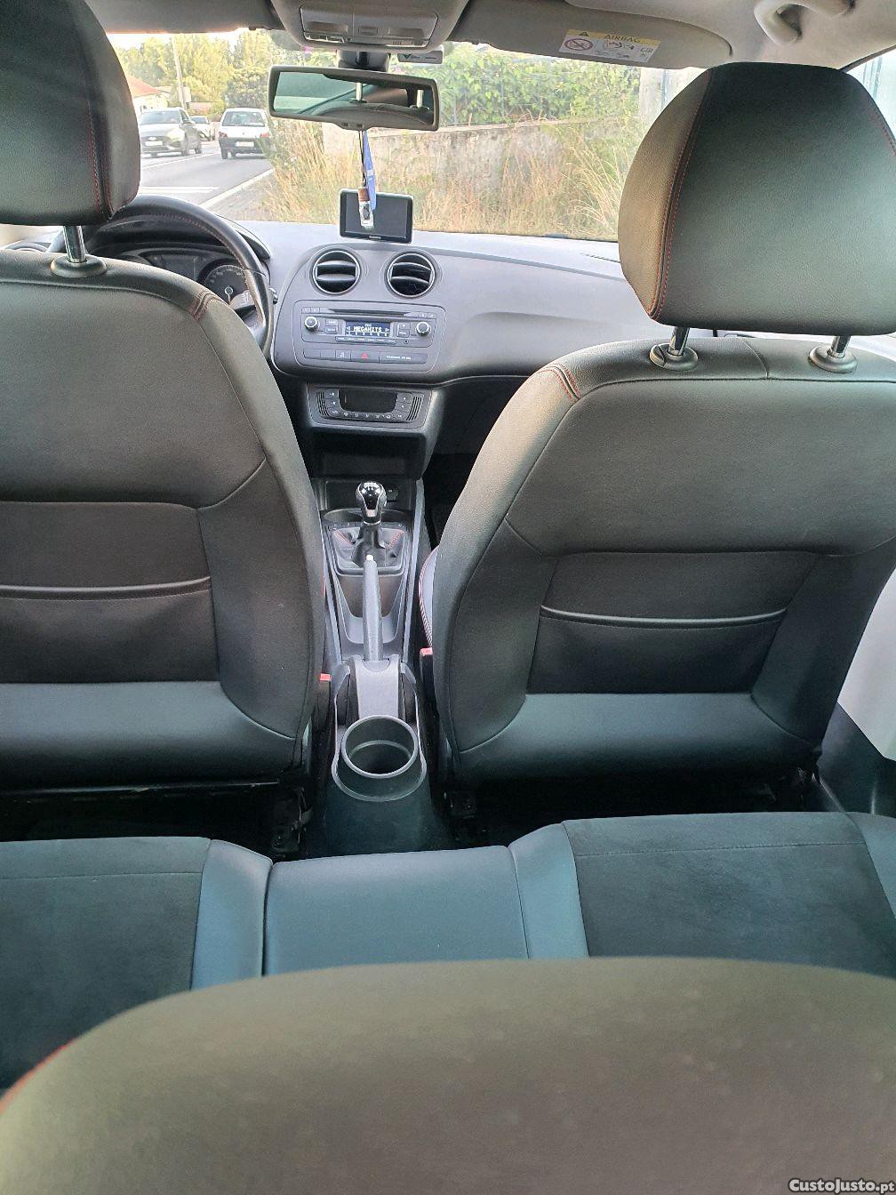 SEAT Ibiza 1.6 Tdi Fr — fotografia 2