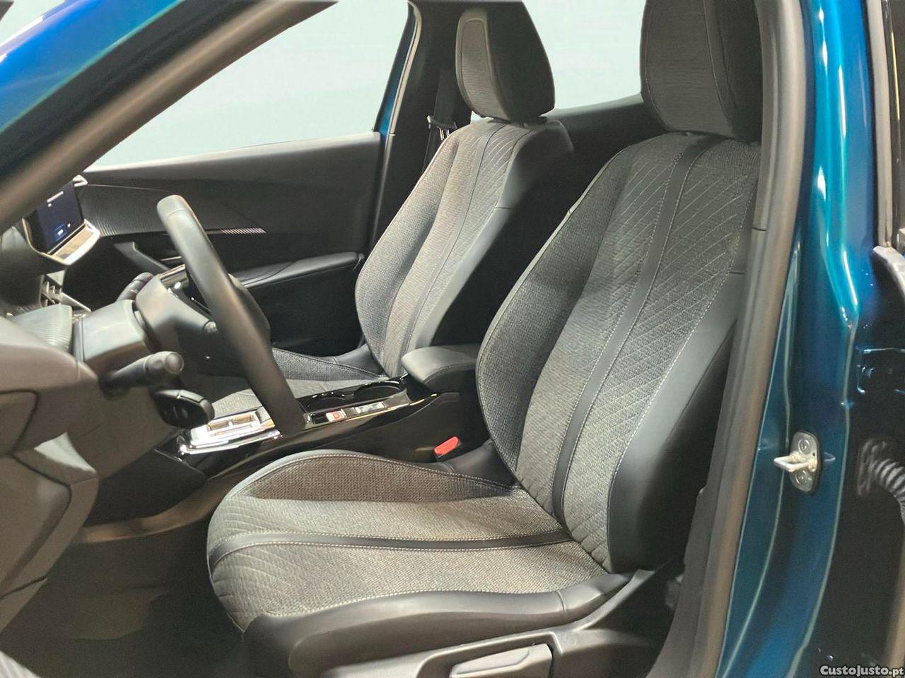 Peugeot 2008 54 kWh Allure — fotografia 10