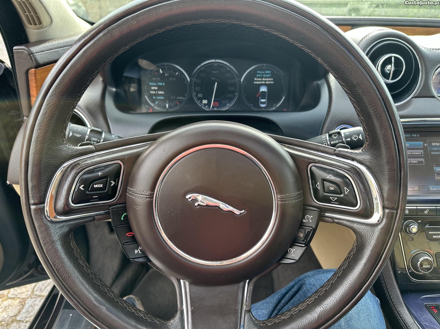Jaguar XJ 3.0 V6 275 CV — fotografia 2