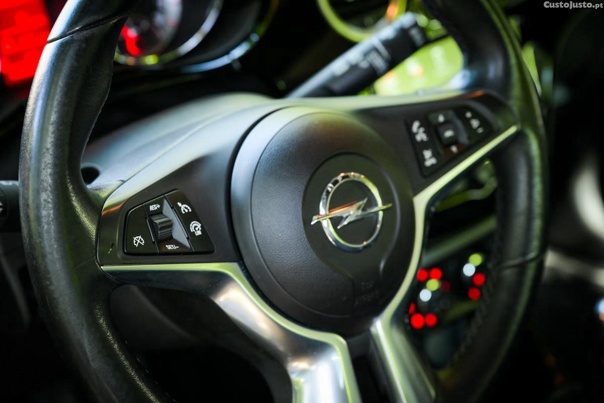 Opel Adam 1.0 T Rocks — fotografia 4