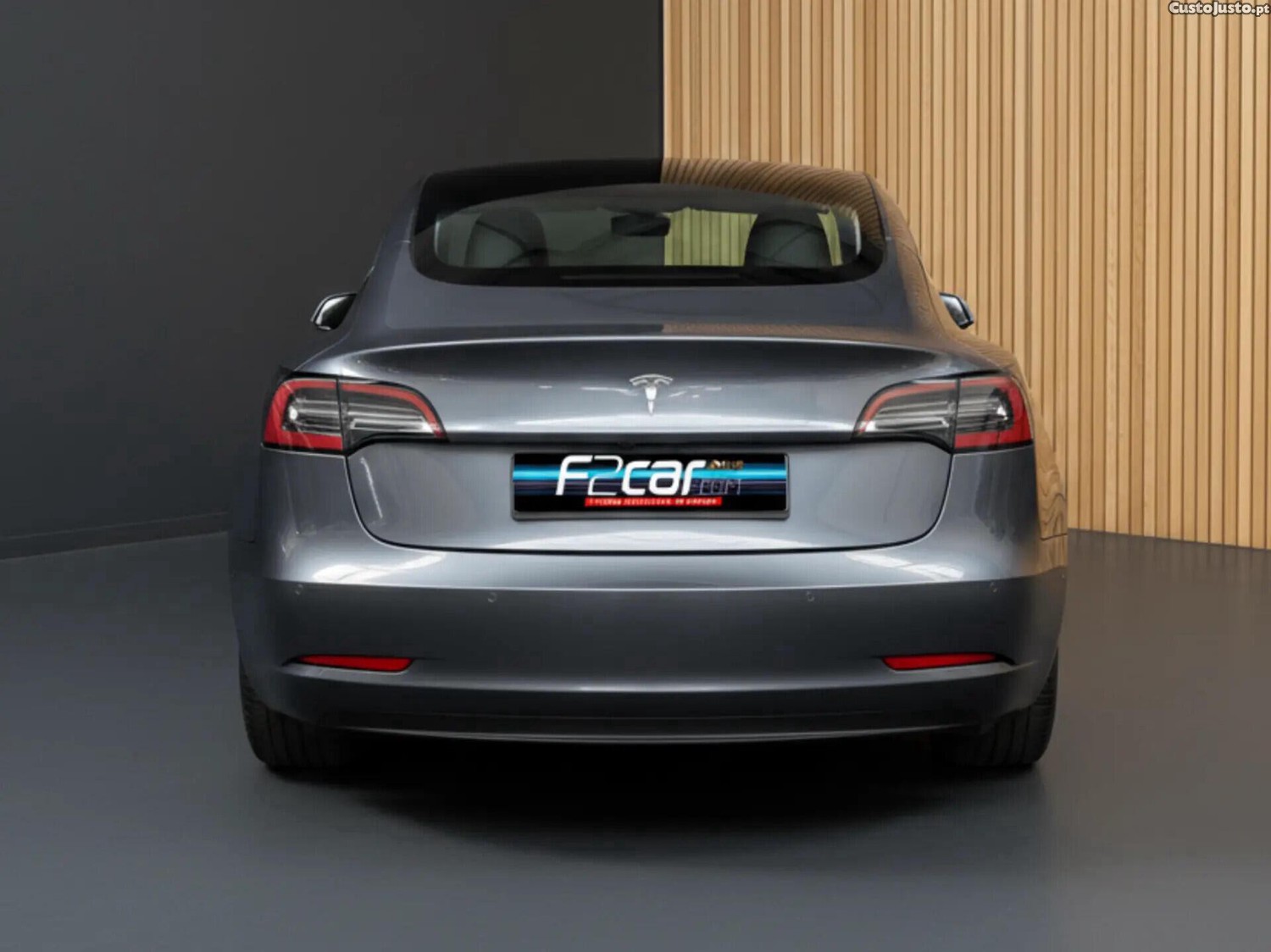 Tesla Model 3 Standard Range Plus RWD — fotografia 7