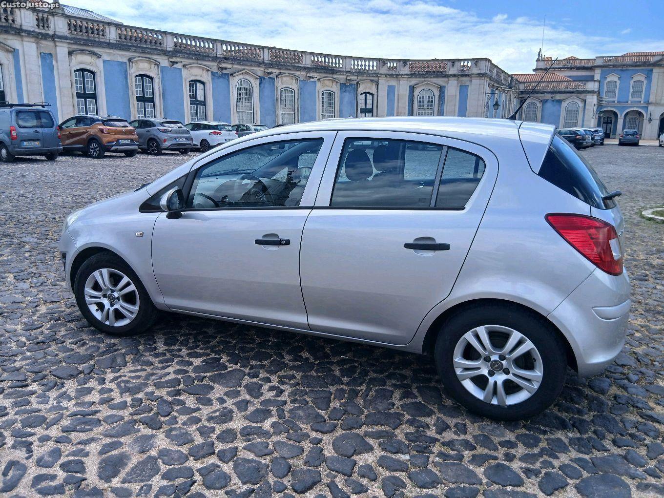 Opel Corsa CDTI — fotografia 2