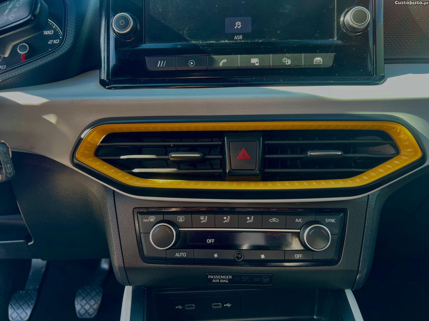 SEAT Arona 1.0 Eco TSI Style — fotografia 10