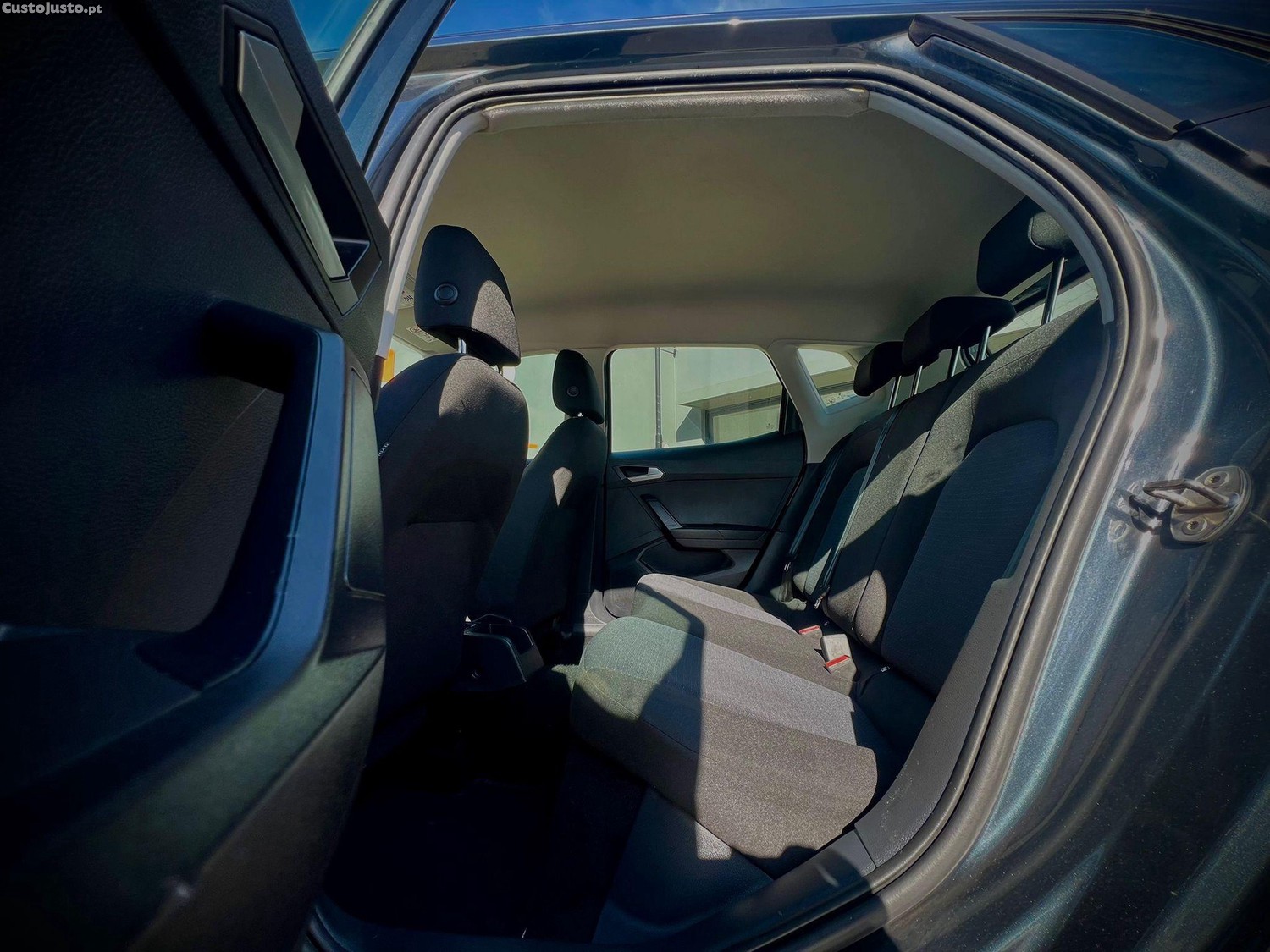 SEAT Arona 1.0 Eco TSI Style — fotografia 6