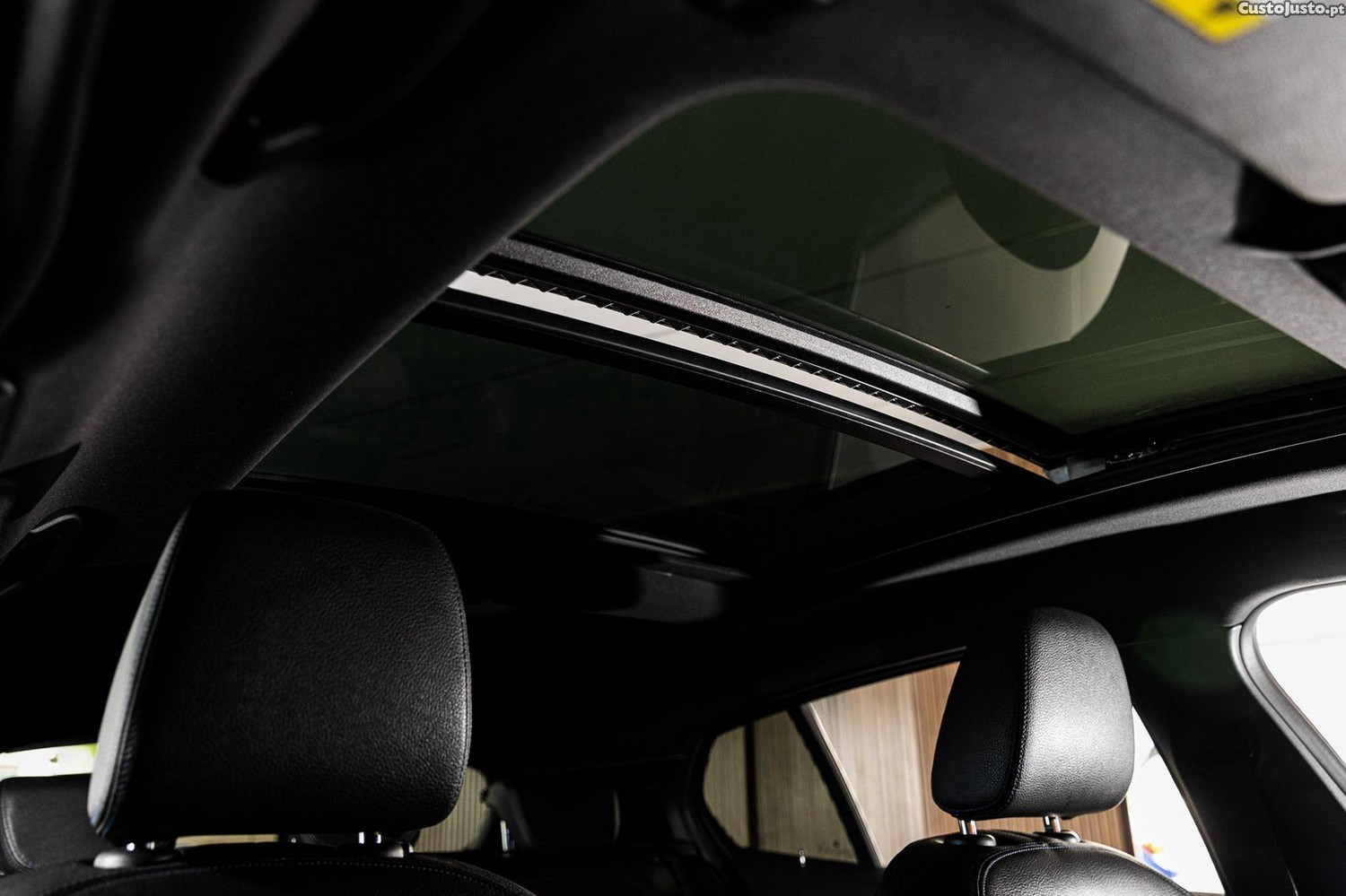BMW 118 i Pack Desportivo M Auto — fotografia 3