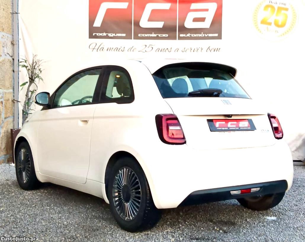 Fiat 500 e e 42kWh ICON — fotografia 13