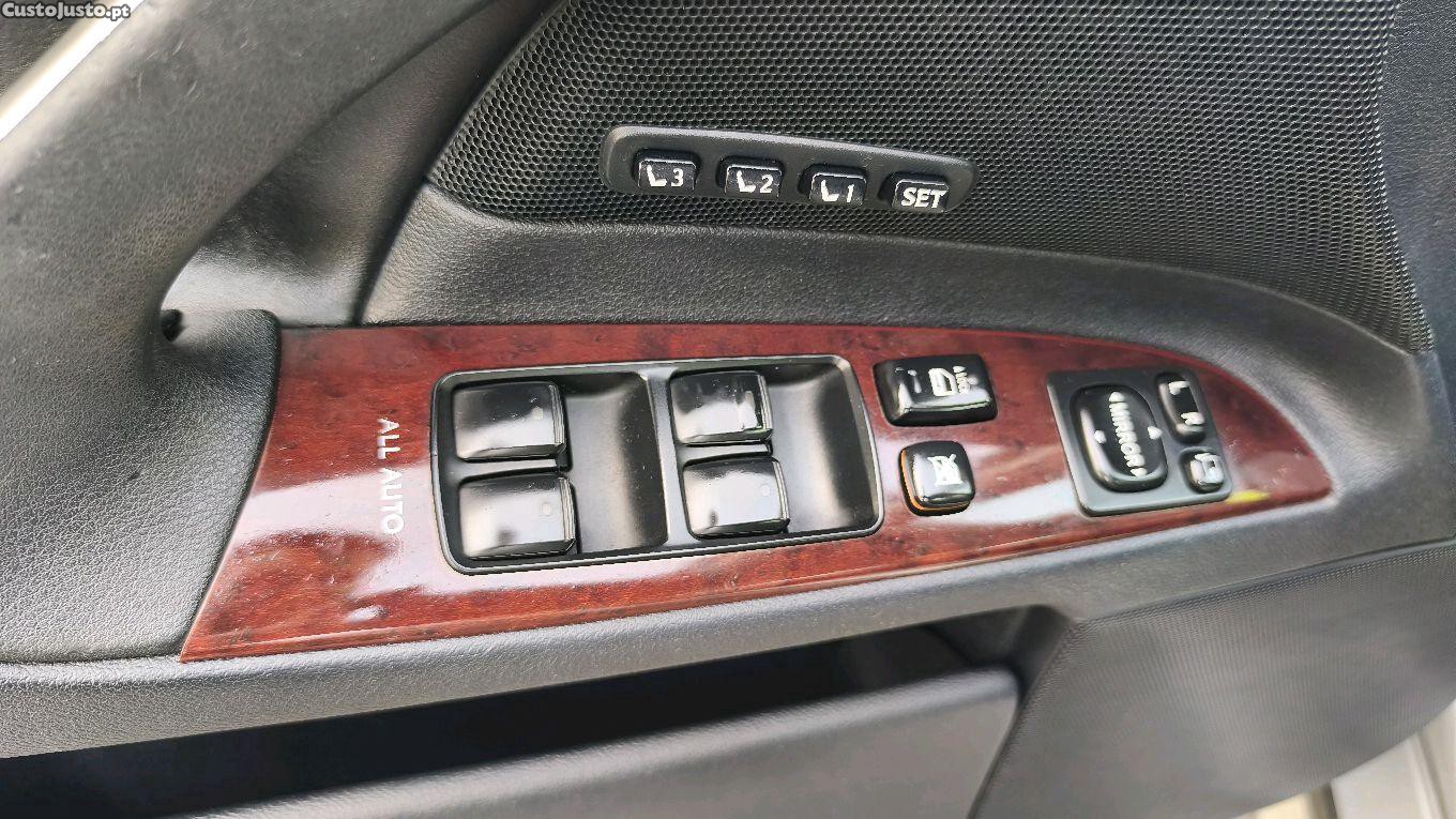 Lexus IS Luxury Fuul Extras — fotografia 8