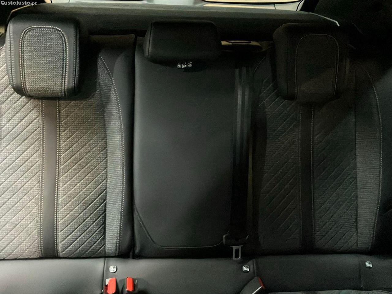 Peugeot 2008 54 kWh Allure — fotografia 7