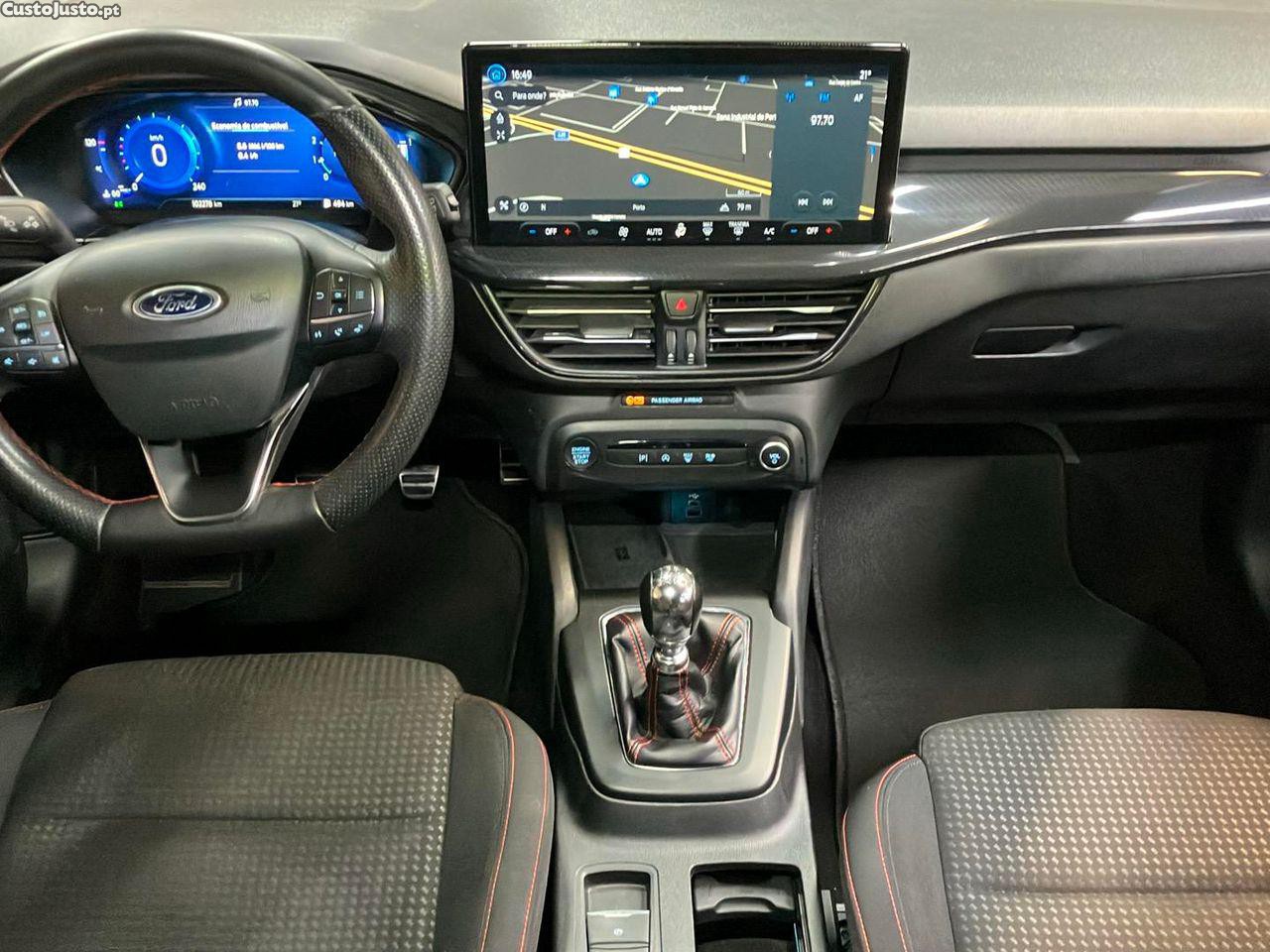 Ford Focus 1.0 EcoBoost MHEV ST-Line — fotografia 16