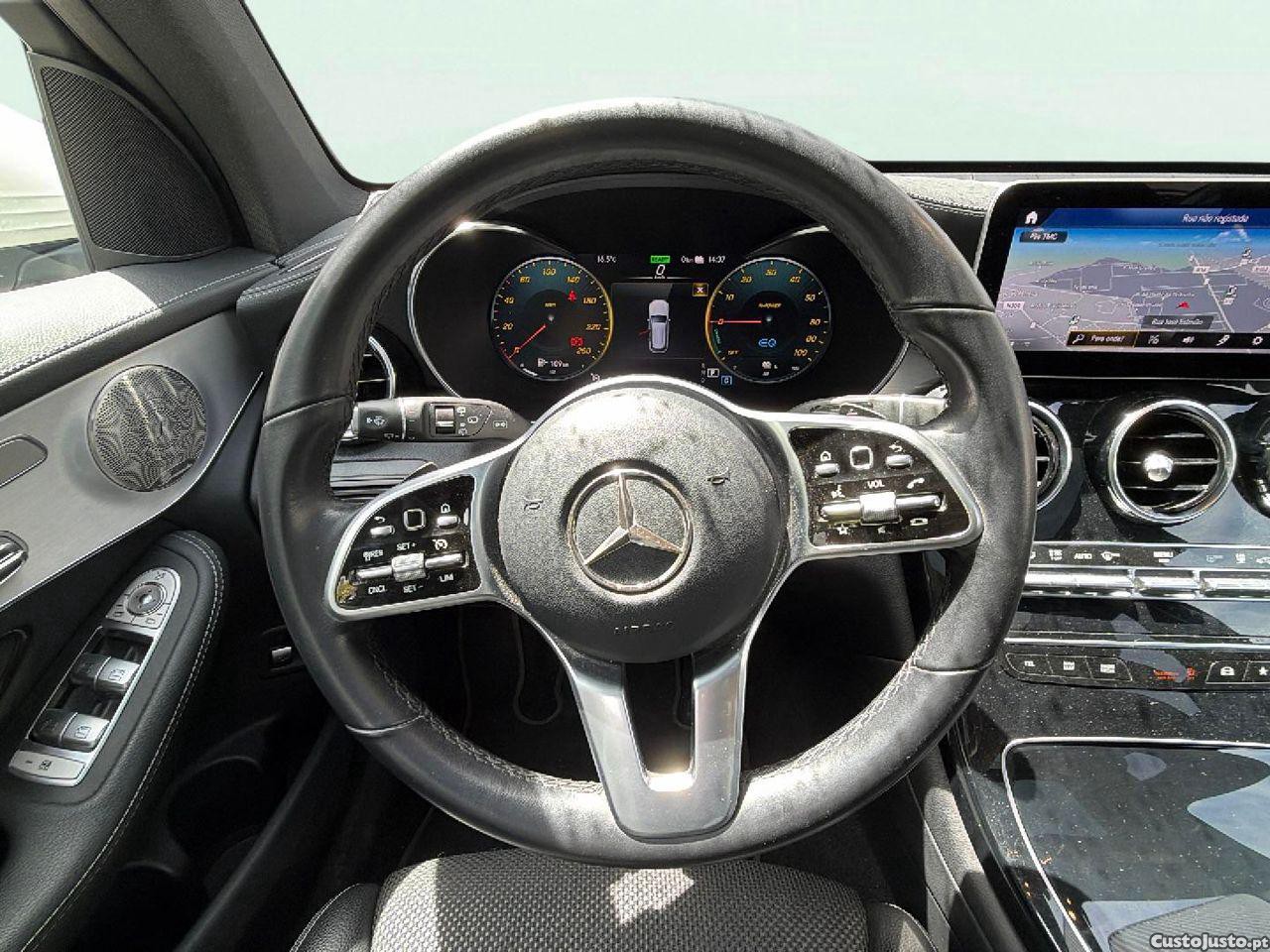 Mercedes-Benz GLC 300 e 4Matic — fotografia 17
