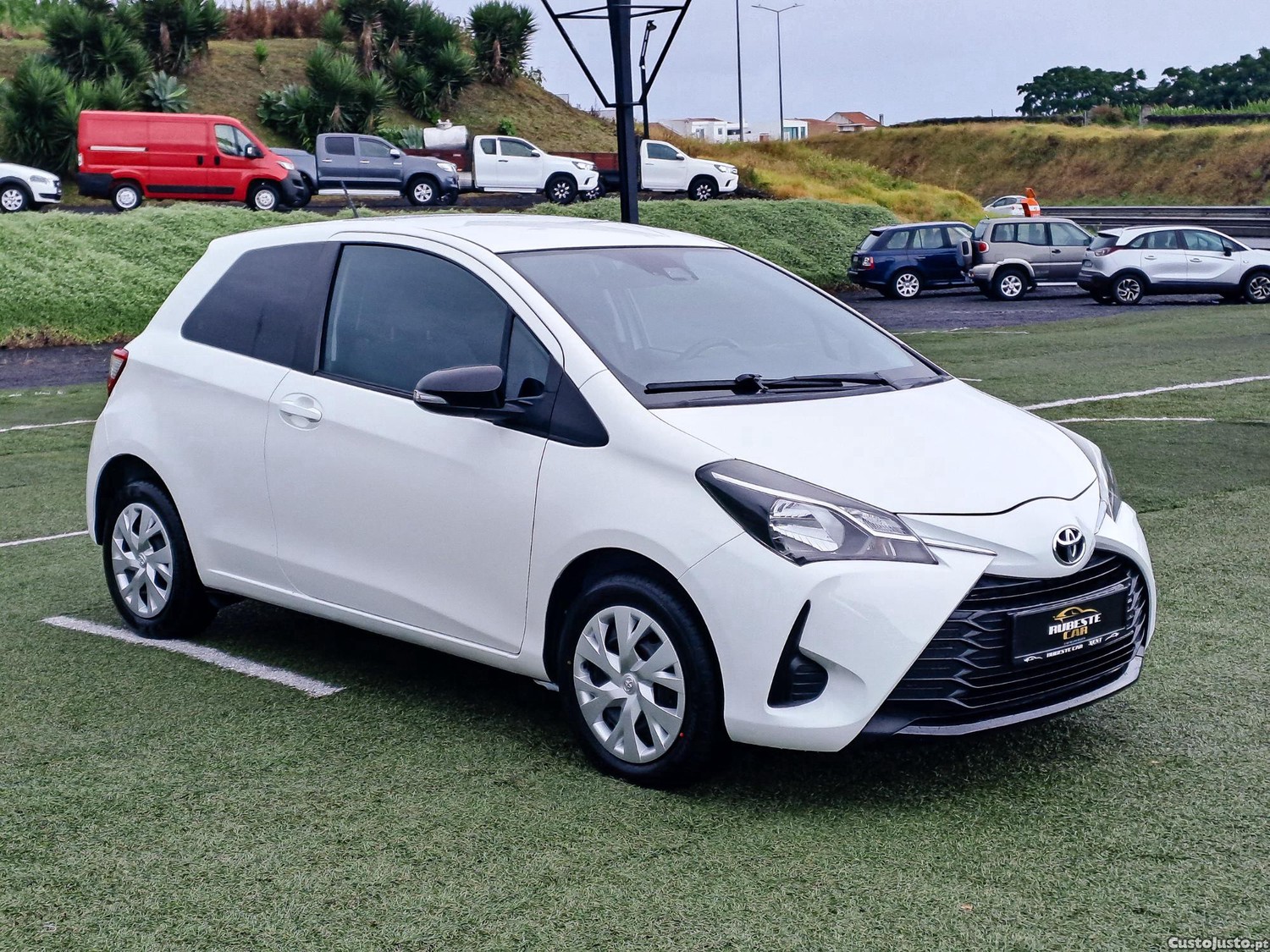 Toyota Yaris 1.4 D4D 90CV COMERCIAL 2018 — fotografia 15