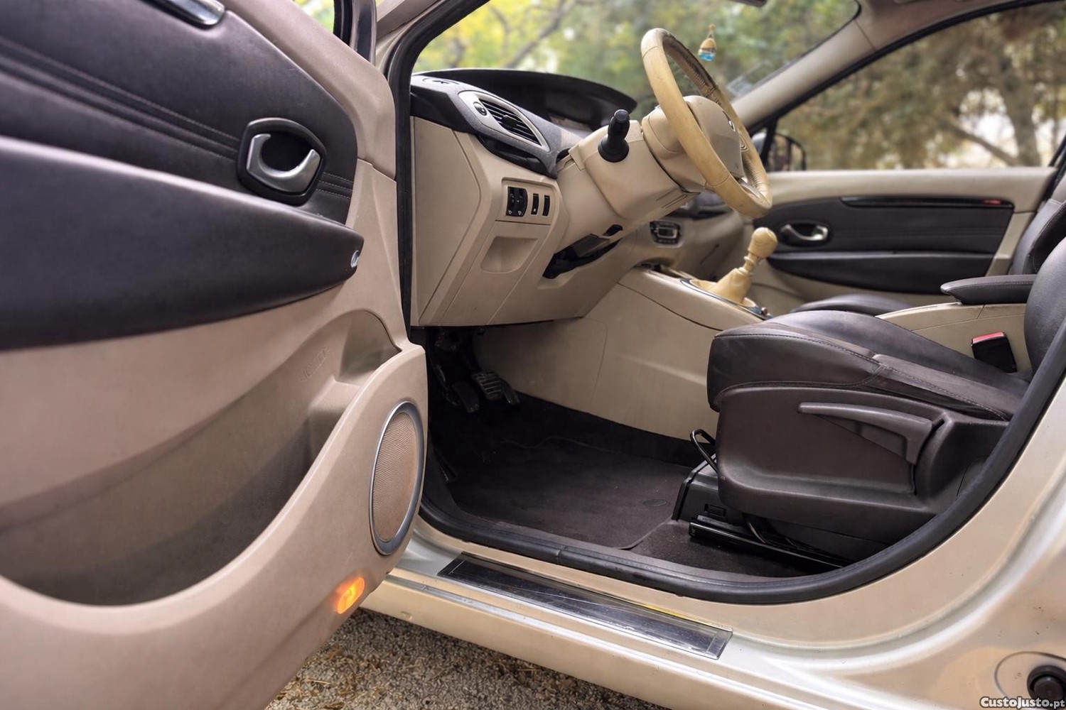 Renault Grand Scénic 1.9DCI Luxe — fotografia 6