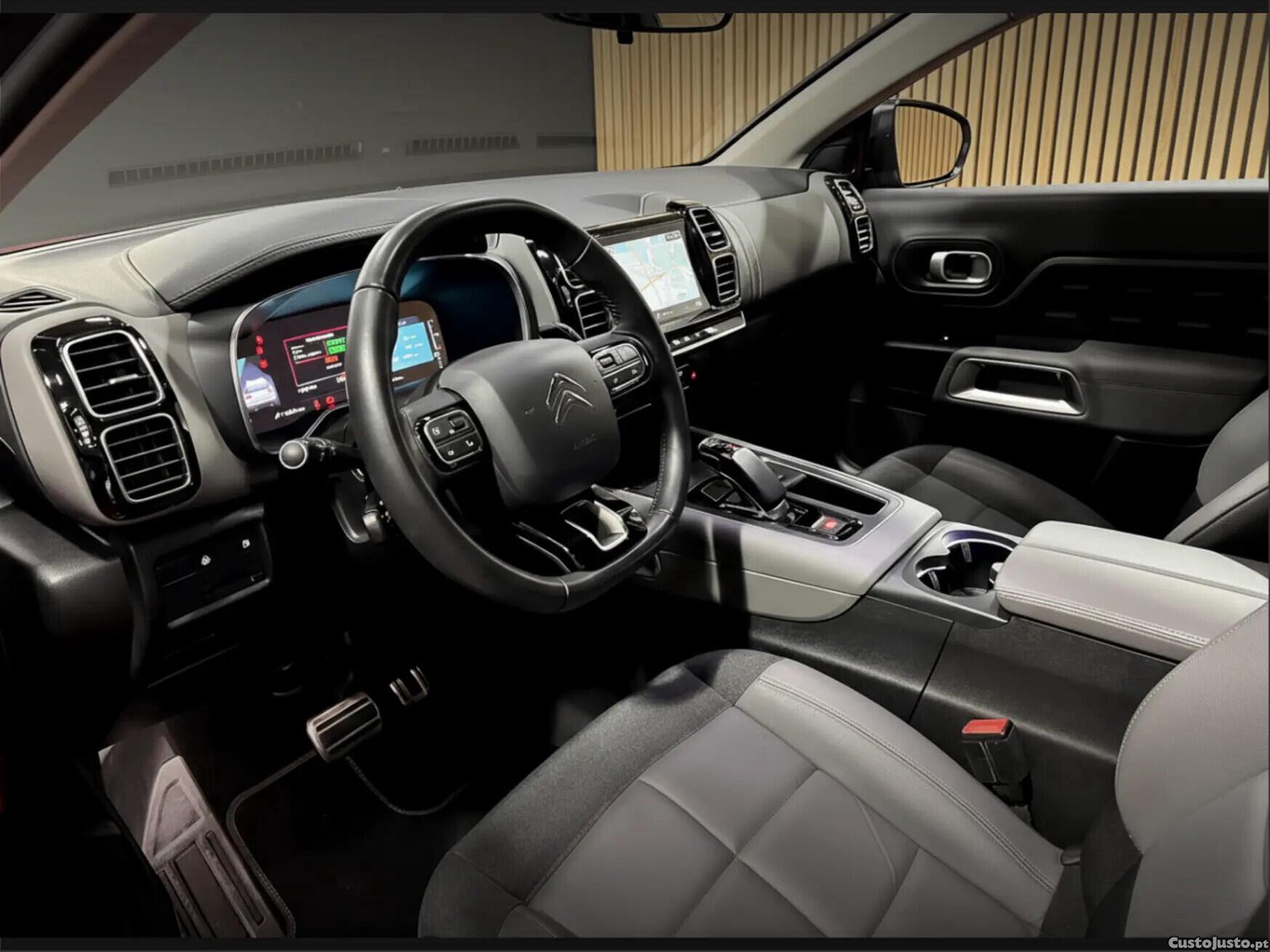 Citroën C5 Aircross 1.6 Hybrid Shine e-EAT8 — fotografia 5